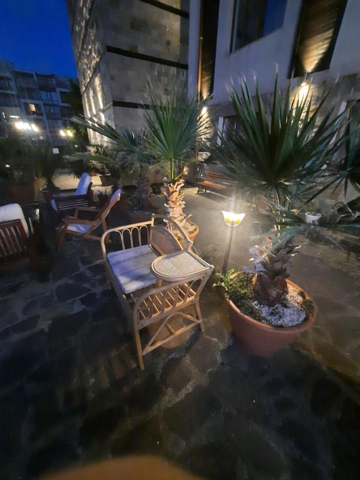 Apartamento Апатаменти За Гости Sunshine И Glory Sveti Vlas Exterior foto