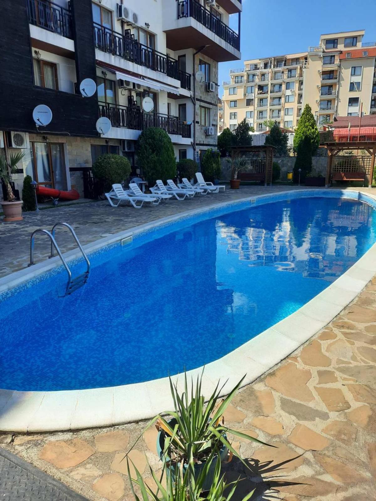 Apartamento Апатаменти За Гости Sunshine И Glory Sveti Vlas Exterior foto
