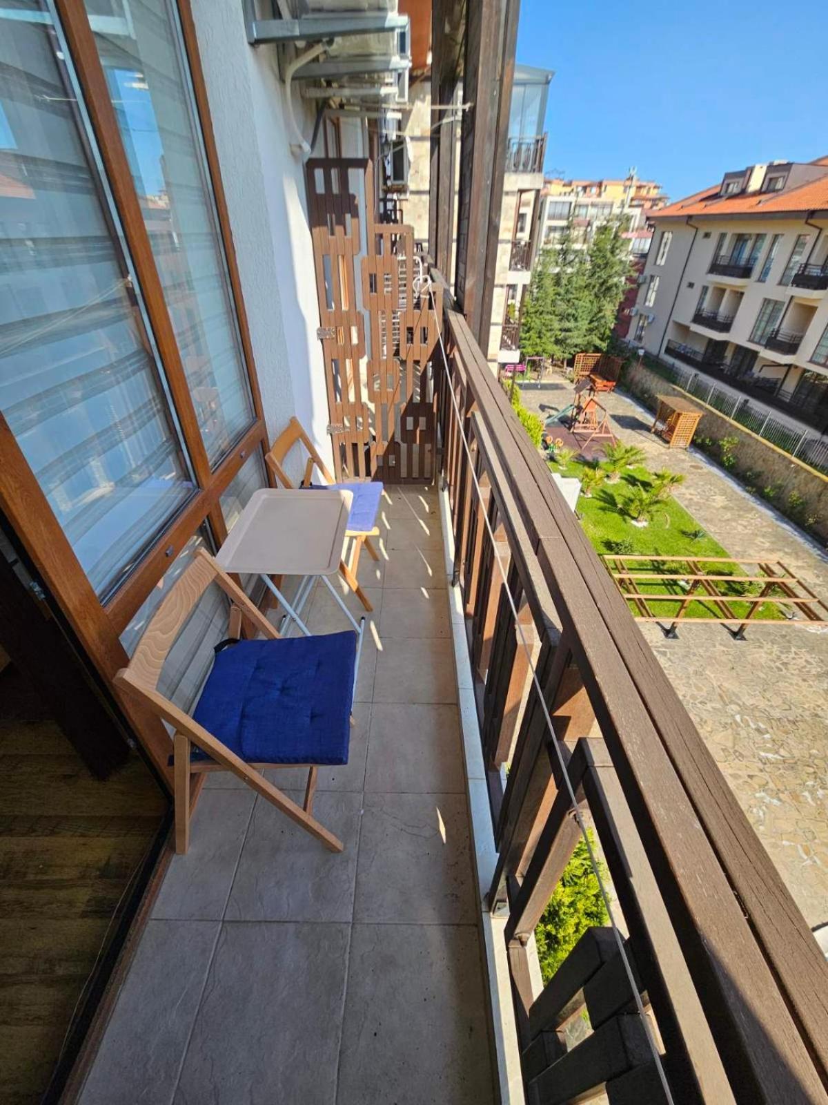 Apartamento Апатаменти За Гости Sunshine И Glory Sveti Vlas Exterior foto